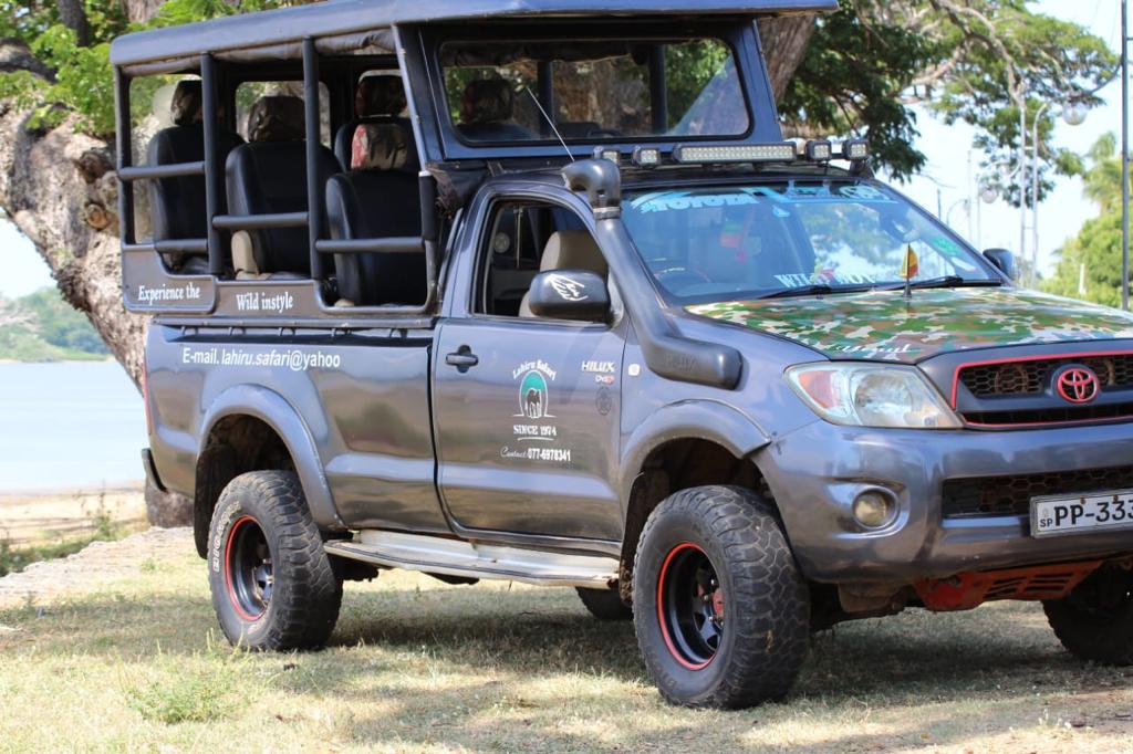 Safari Jeep | Toyota HILUX